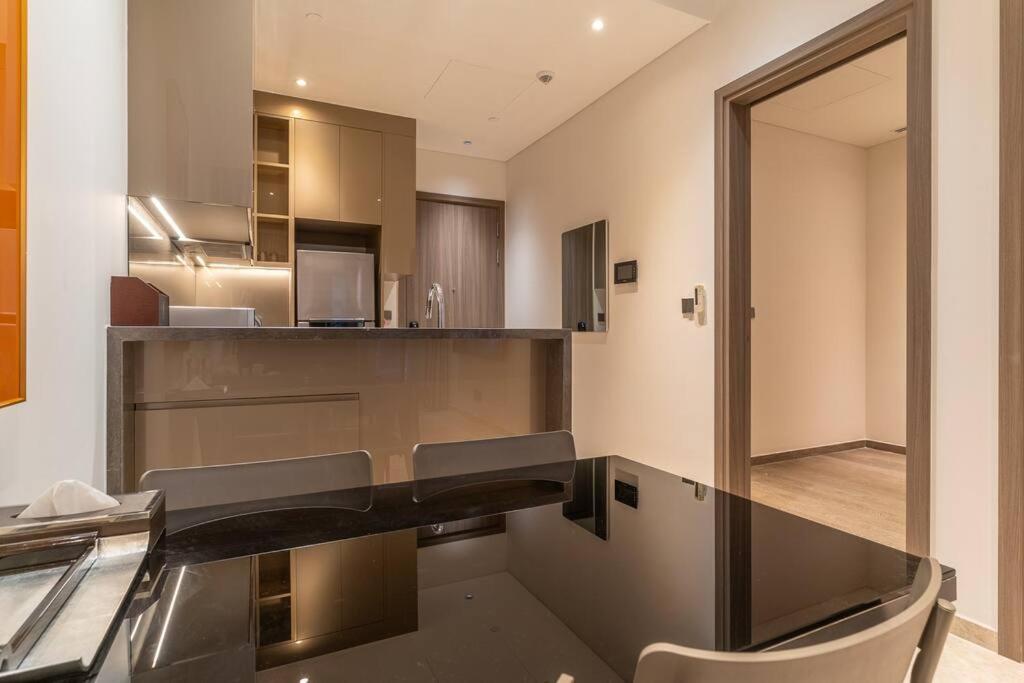 Apartment The Rixx Lavish In The Of Dist1 With Pool, Gym, Sauna, Jacuzzi, Kidsclub Ho Chi Minh City